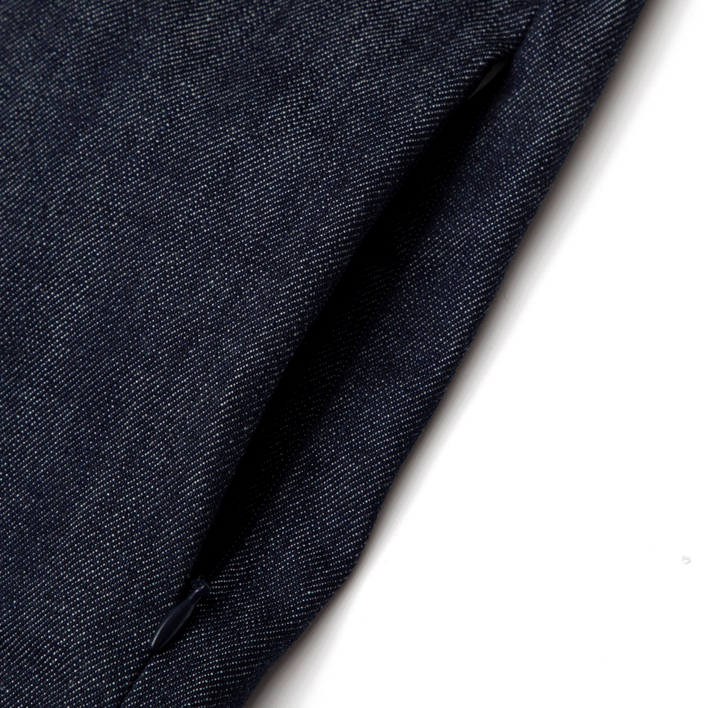 Hidden pocket open detail of Loot Double Seam Pants